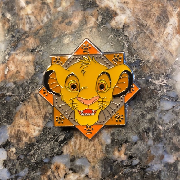 Disney Simba Pin - Picture 1 of 2